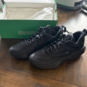Nike Giannis Immortality 3 Black Men's Athletic Shoes NWT
